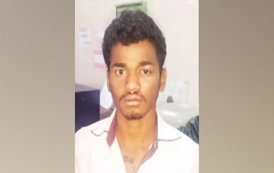 தன்னை விட 6 வயது மூத்த பெண்ணை மணக்க முயன்ற இளைஞர் : குடும்பத்தார் தடுத்ததால் ஆத்திரத்தில் மேற்கொண்ட செயல்!!