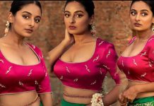 பொட்டு துணி இல்லாமல் பாத்டப்பில் நடிகை எஸ்தர் அணில் வெளியிட்ட புகைப்படங்கள்!!