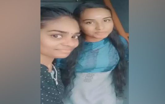 தீபாவளியில் சோகம்… மாயமான பள்ளி தோழிகள் : சிக்கிய உருக்கமான கடிதம்!!