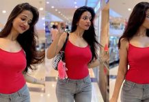 முண்டா பனியனில் பிதுங்கும் முன்னழகை கும்முன்னு காட்டி ரசிகர்களை சூடேத்திய அனைக்கா!!