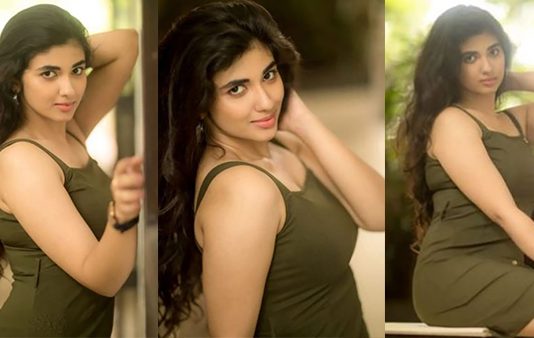 ப்பா செம்ம கியூட்டா போஸ் கொடுத்த பிரக்யா நாக்ரா.. குஷியான இளசுகள்!!