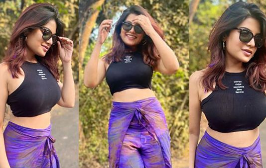 எல்லாமே கூடிட்டே போகுதே.. கியூட் லுக்கில் ஆத்மிகா வெளியிட்ட லேட்டஸ்ட் போட்டோஸ்!!