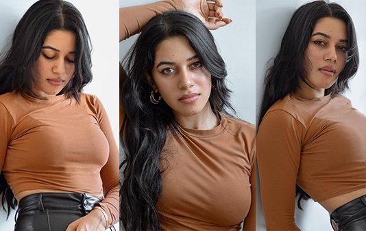 ஜன்னல் வைத்த ஜாக்கெட்டில் கவர்ச்சி காட்டும் மிருணாளினி ரவி ஹாட் போட்டோஸ்!!