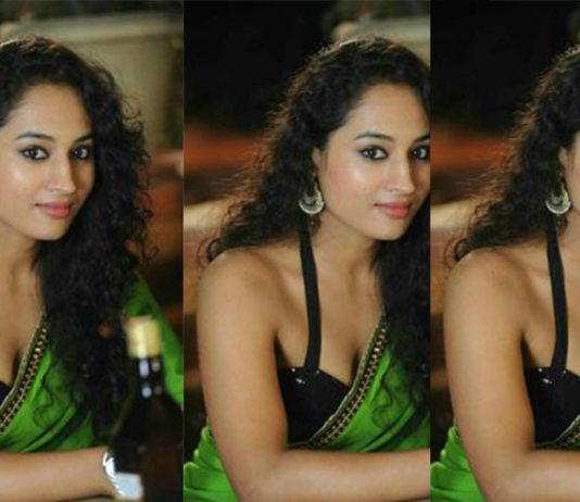 முன்னழகை காட்டி இம்சை பண்ணும் மிஷா கோஷலின் லேட்டஸ்ட் போட்டோஸ்!!