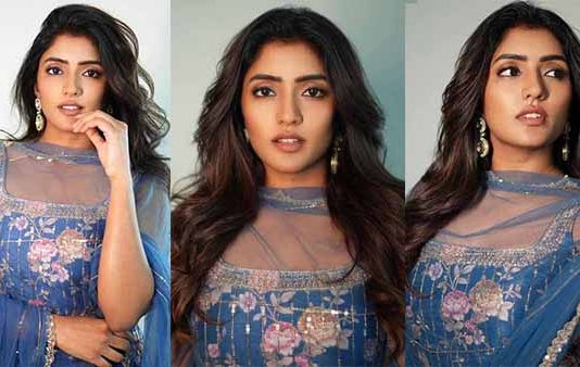 முண்டா பனியனில் முன்னழகை காட்டி ஹார்ட்டின் விட்ட அல்ட்ரா மாடர்ன் அழகி!!