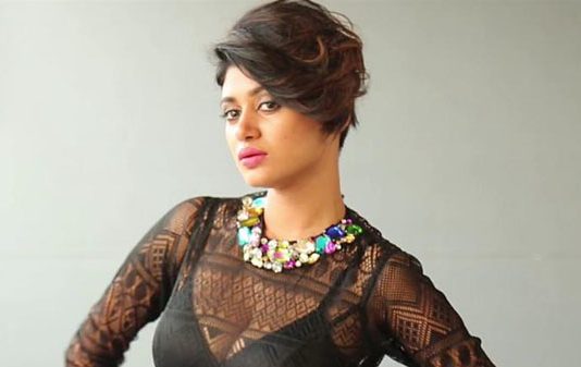 குடிக்க ஆரம்பிச்சா எக்ஸ்ட்ரீம்க்கு போயிடுவேன்.. அட்ஜஸ்ட்மென்ட் குறித்து மனம் திறந்த ஓவியா!!