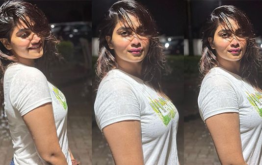 டைட்டான டீசெர்ட்டில் முன்னழகை தூக்கி காட்டி இளசுகளை கிறங்கடித்த ஷிவானி!!