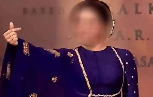 ஷூட்டிங்கில் மறைத்து வைத்து மது அருந்திய லியோ பட நடிகை.. என்னம்மா இப்படி பண்றீங்களேம்மா!!