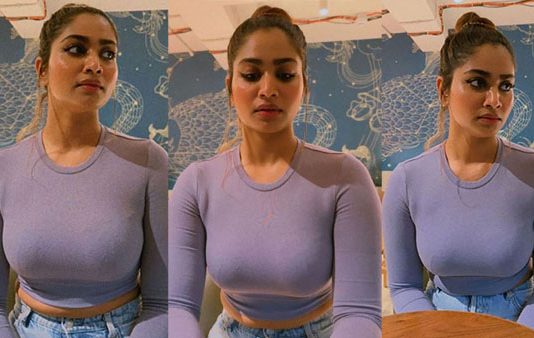 காபி ஷாப்பில் ஏக்கத்துடன் பார்க்கும் ஷிவானி நாராயணனின் லேட்டஸ்ட் கிளிக்ஸ்!!