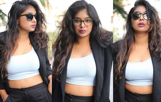 படு கவர்ச்சியான உடையில் விஜே பார்வதி வெளியிட்ட புகைப்படங்கள்.. திணறும் இளசுகள்!!