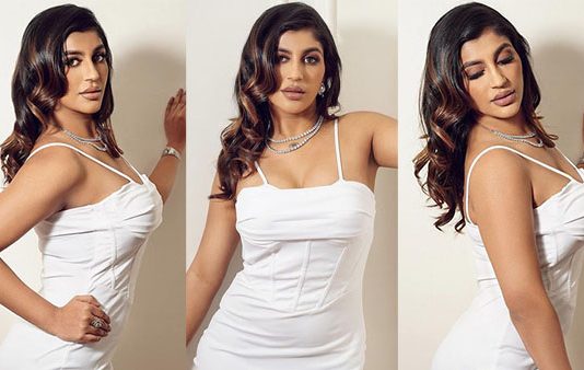 டைட்டான உடையில் பிதுங்கும் அழகை வெளில காட்டி இளசுகளை சொக்க வைத்த யாஷிகா!!