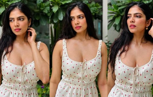 பாலைவன சூட்டில் படு சூடான போஸ் கொடுத்த மாளவிகா மோகனன்!!